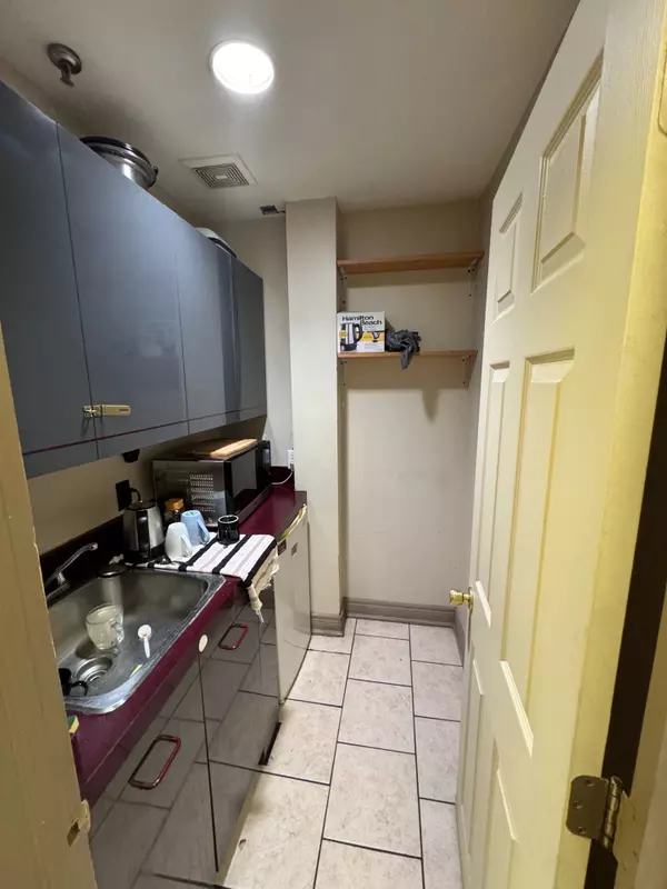 Toronto W05, ON M3J 3J7,1270 Finch AVE W #Unit 14