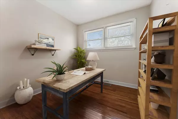 Thorold, ON L2V 3B9,136 Elgin ST