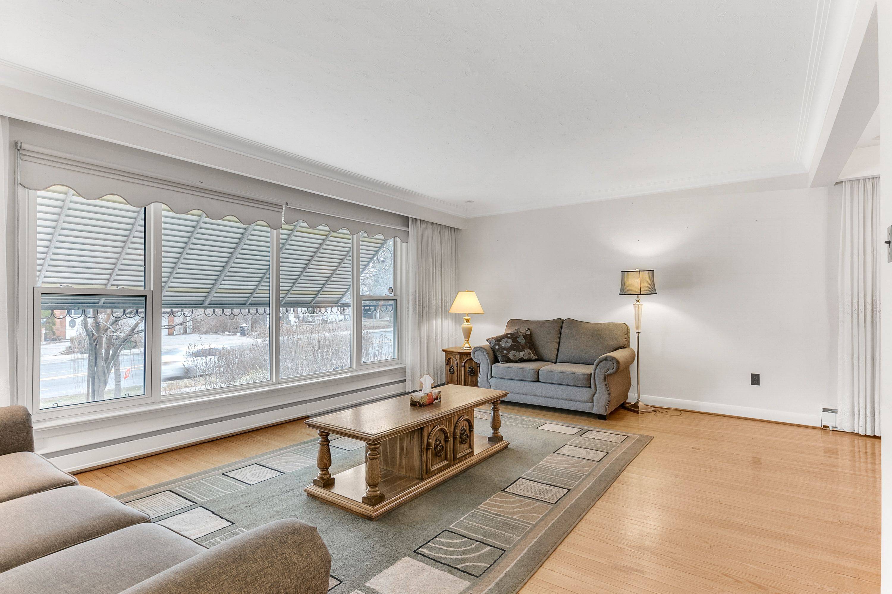 Toronto W05, ON M9M 2T1,2981 Weston RD