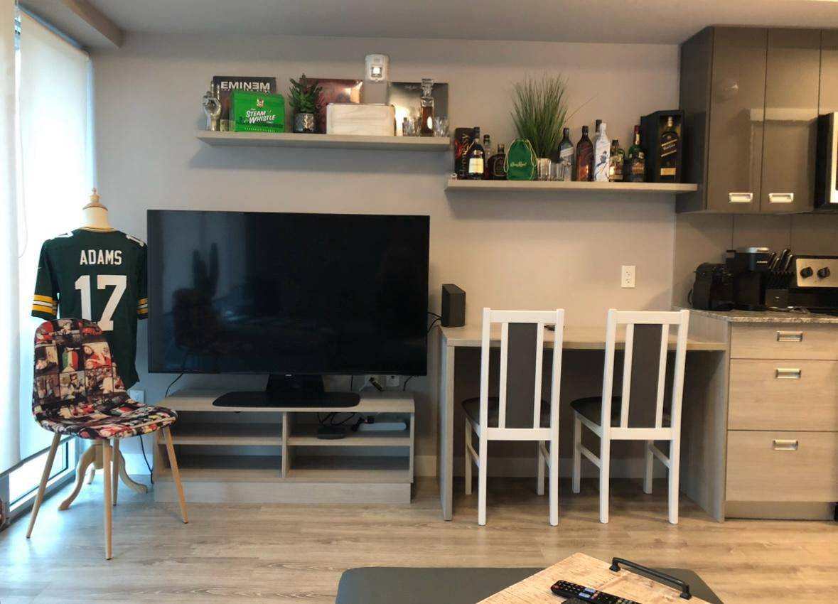 Waterloo, ON N2L 3W5,250 Albert ST #204