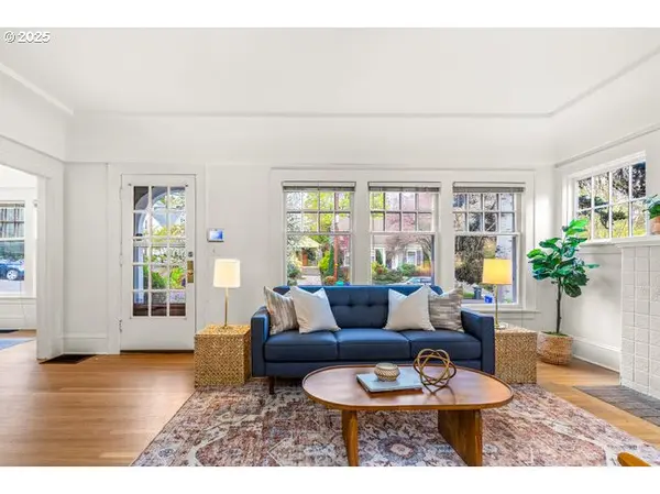 3733 NE 24TH AVE, Portland, OR 97212