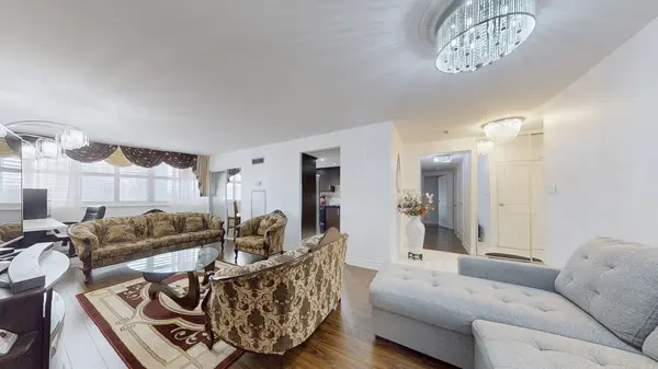 Toronto W10, ON M9V 5E4,21 Markbrook LN #205