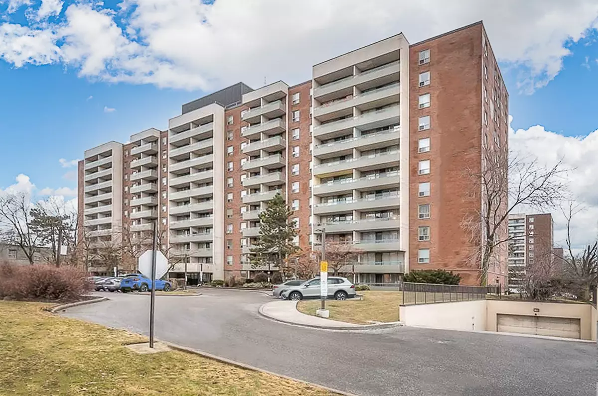 Toronto W05, ON M3J 2S9,19 Four Winds DR #212