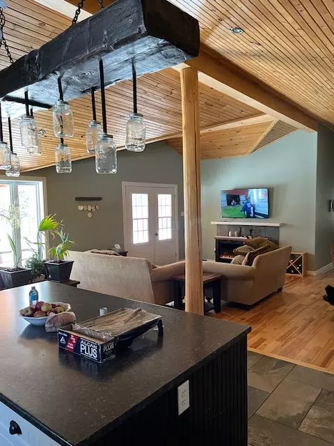 1694 Siberia RD, Madawaska Valley, ON K0J 1B0