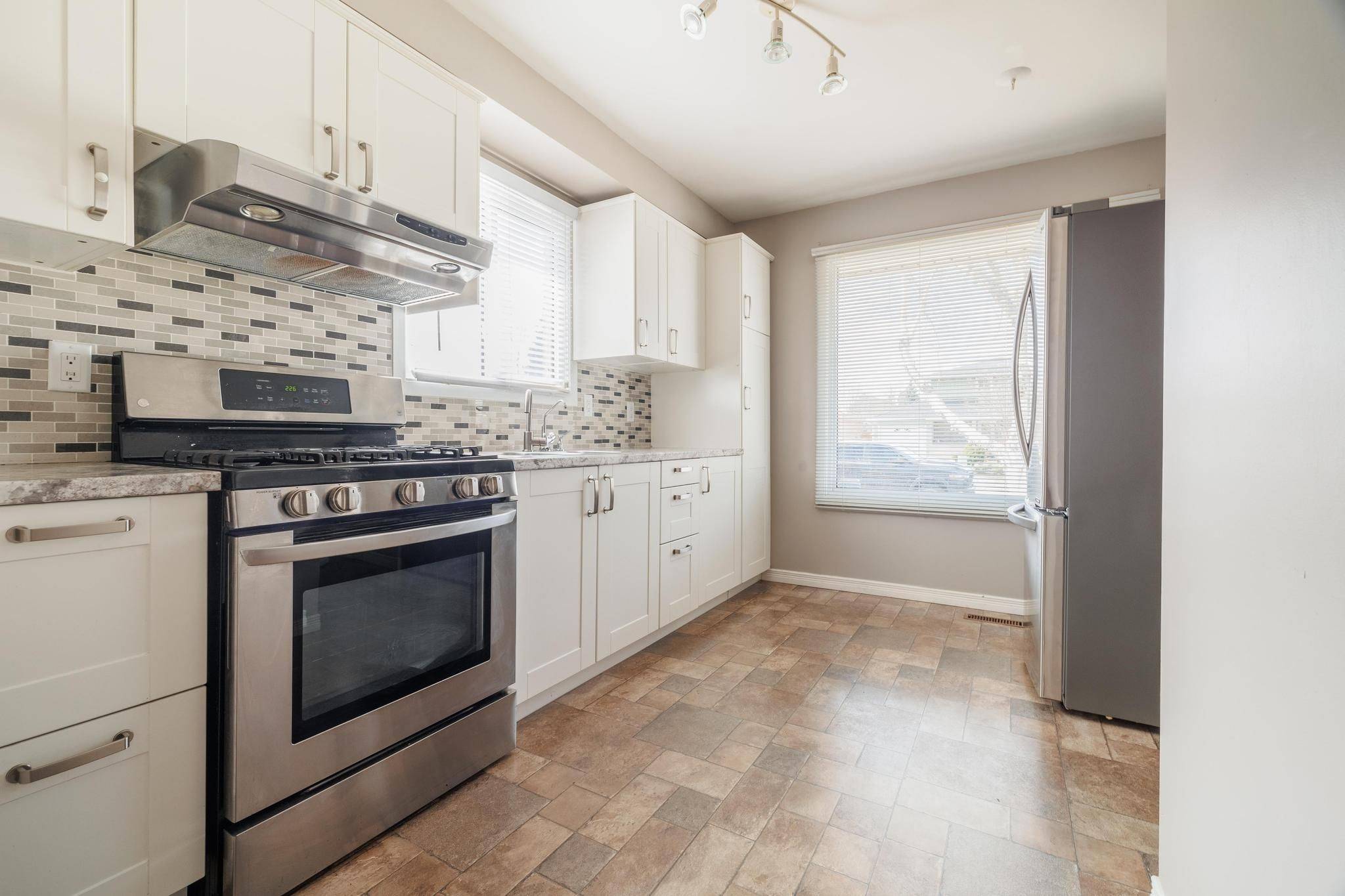 Kitchener, ON N2C 2J8,220 Cedarwoods CRES