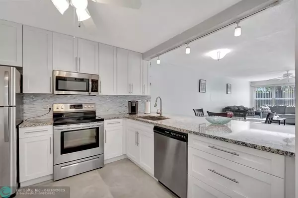 9110 Fairbanks Ln #5, Boca Raton, FL 33496