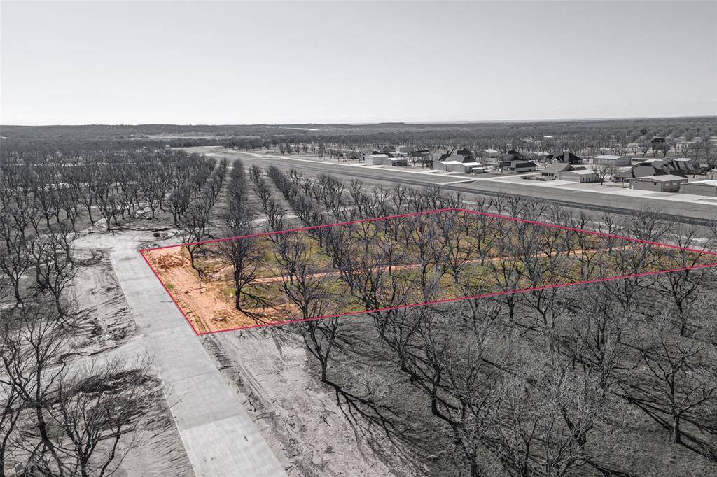 Granbury, TX 76049,961 E Landings Drive