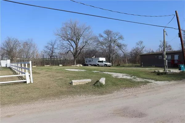 310 W Burleson, Mart, TX 76664