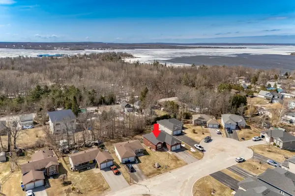 Tay, ON L0K 2A0,2 Wintergreen CIR