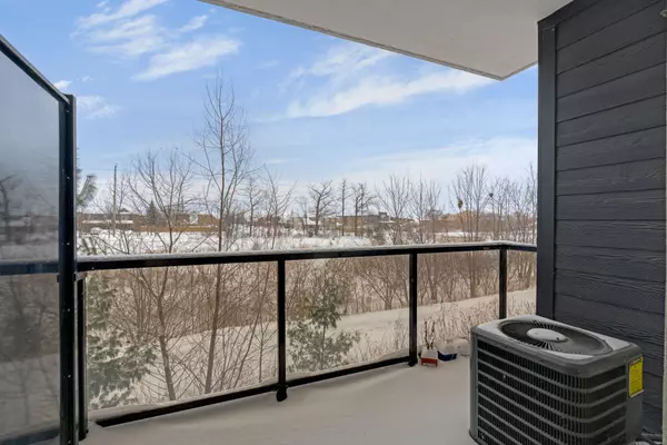 Milton, ON L9T 9A7,640 Sauve ST #105