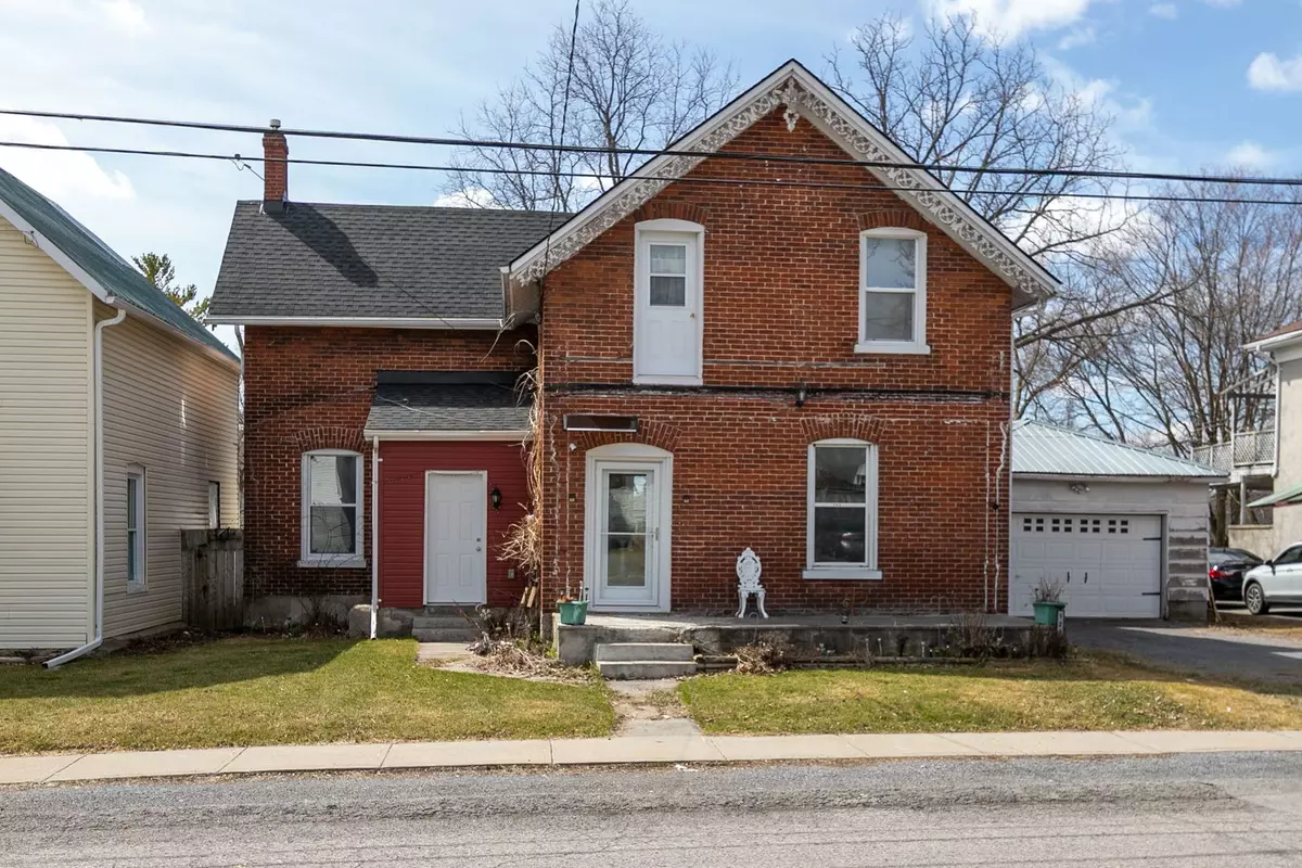 Deseronto, ON K0K 1X0,123 Green ST