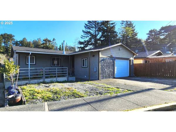 94273 LEITH RD, Gold Beach, OR 97444