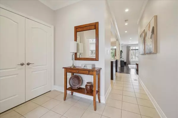 Caledon, ON L7C 3X1,17 McCardy CT