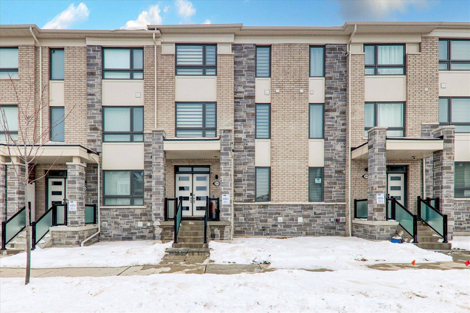 3316 Thunderbird Promenade, Pickering, ON L1X 0N4