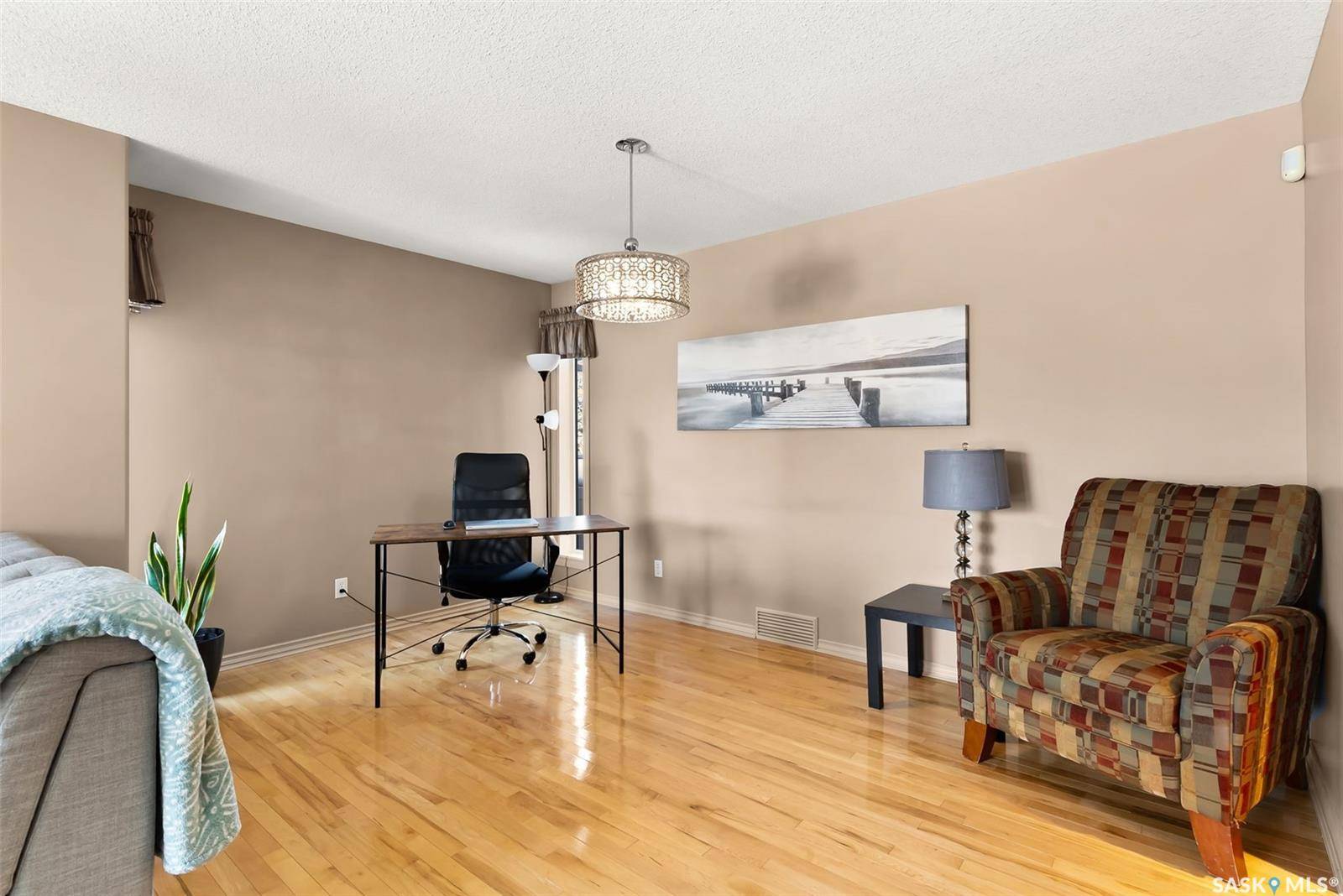 Regina, SK S4X 4M4,5011 Staff CRESCENT