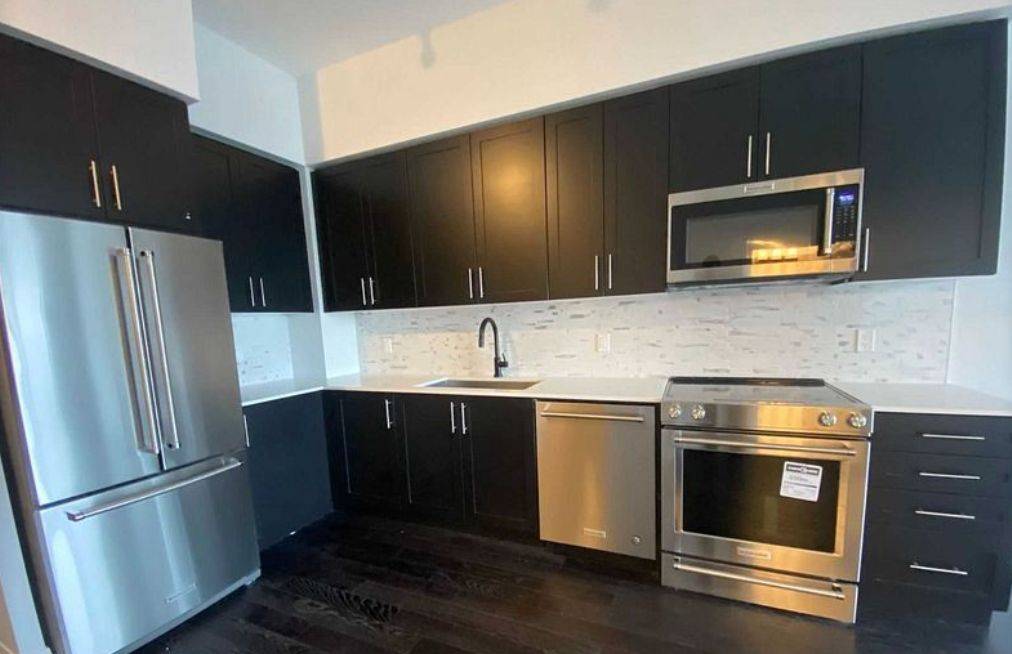 Mississauga, ON L5B 0K8,4055 Parkside Village DR #521