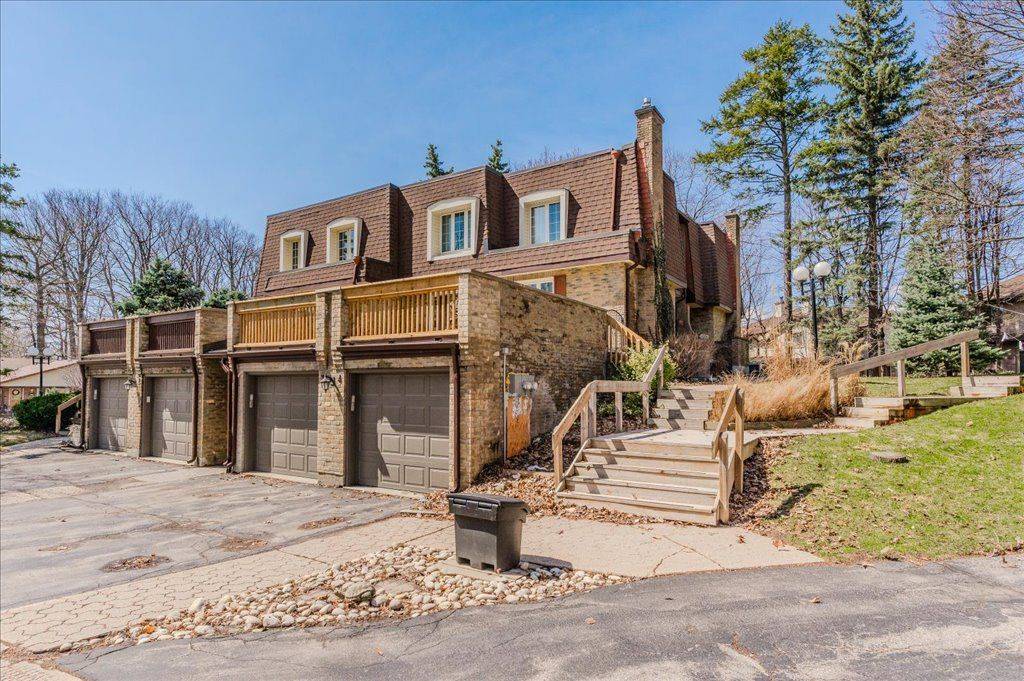 Kitchener, ON N2E 2K2,250 Kingswood DR #3