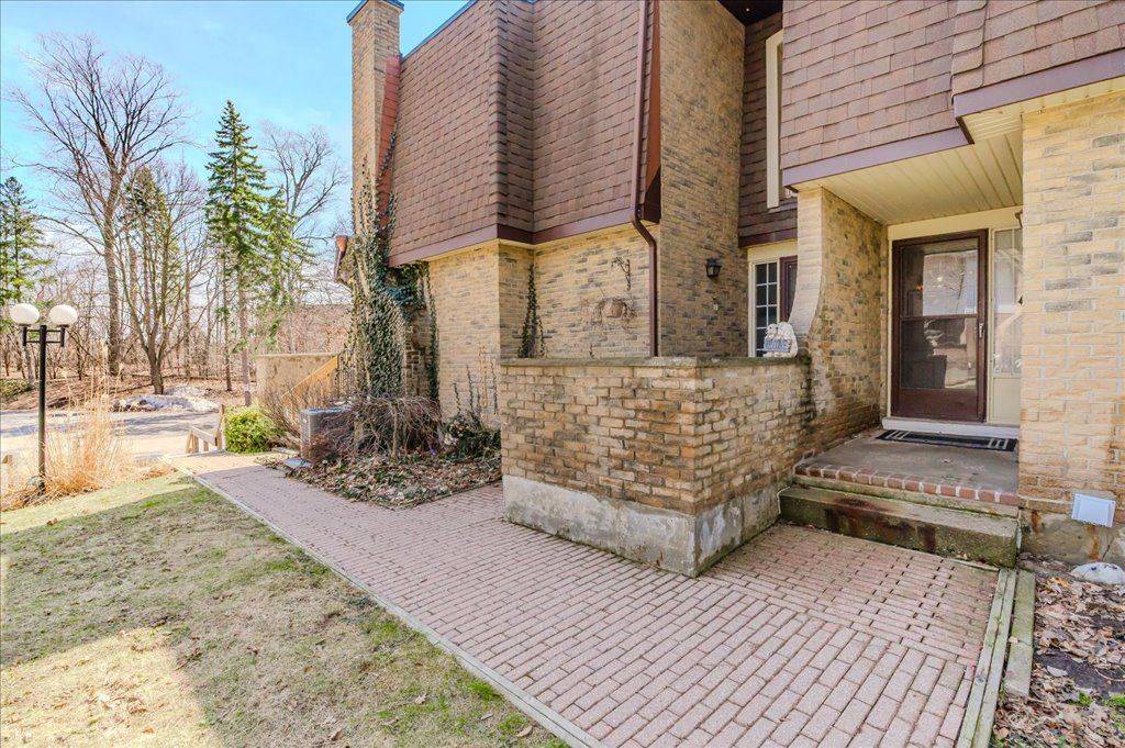 Kitchener, ON N2E 2K2,250 Kingswood DR #3