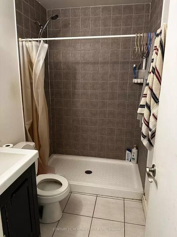 Toronto E01, ON M4M 1Y3,612 Gerrard ST E