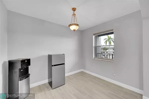 Pompano Beach, FL 33062,777 S Federal Hwy #E301