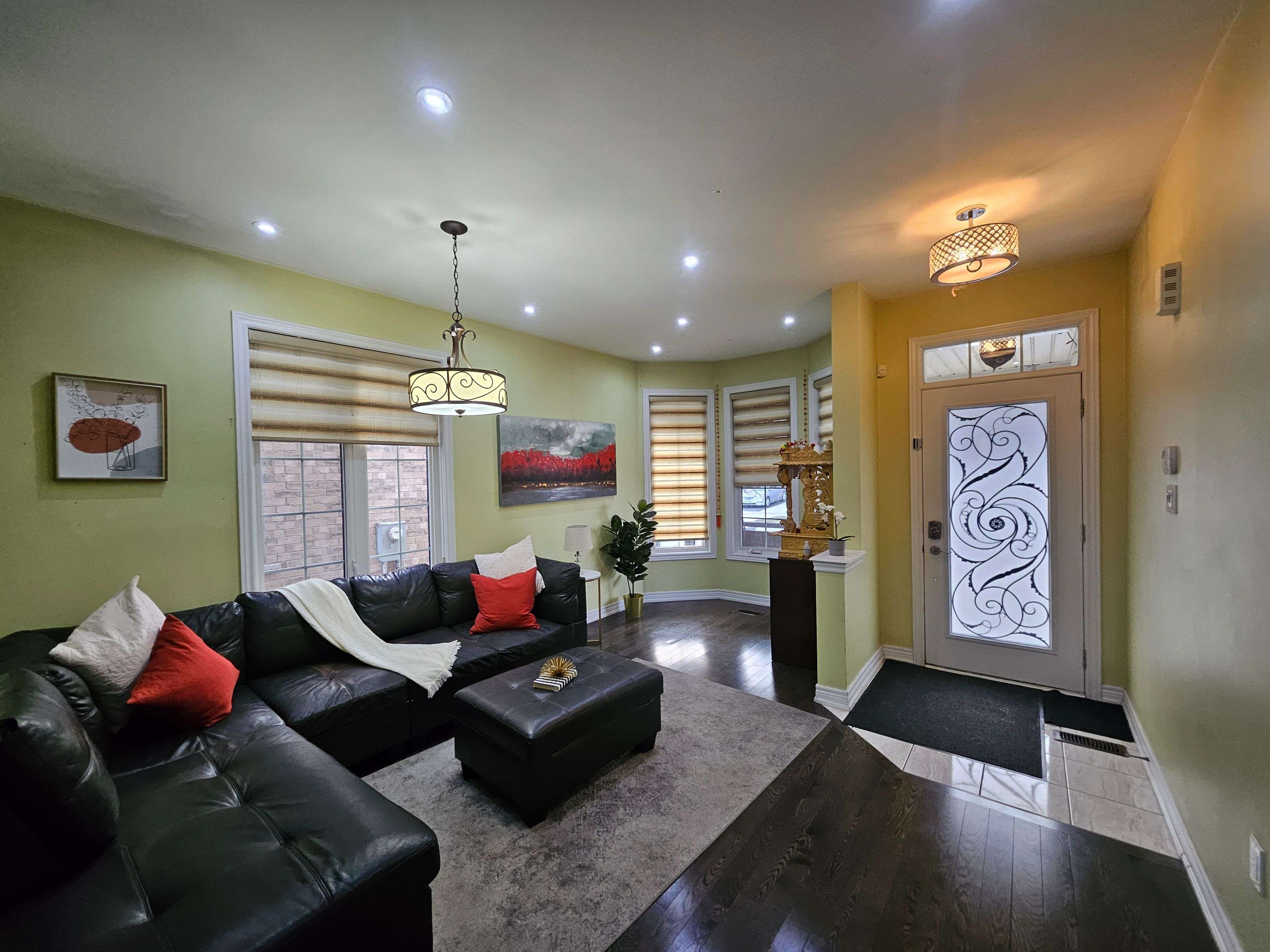 Brampton, ON L6Y 0H8,74 Allegro DR