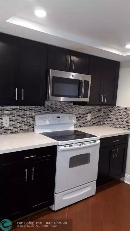 Lauderhill, FL 33319,5530 NW 44th St #301C
