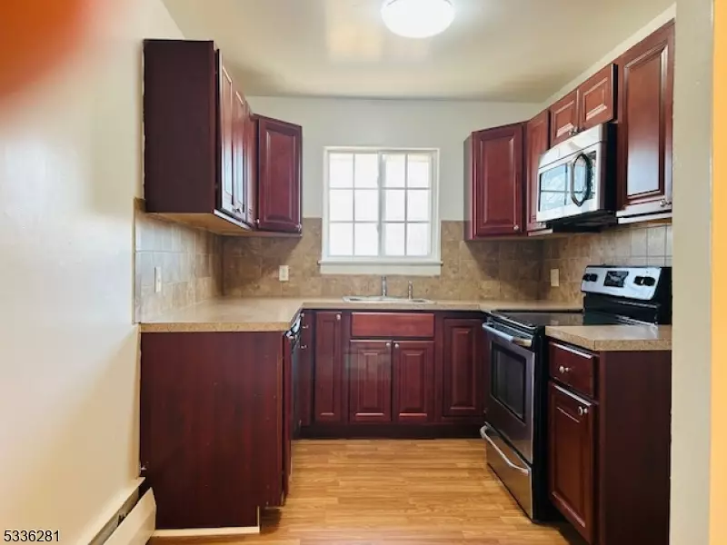 4 Swartswood Rd #B, Newton Town, NJ 07860