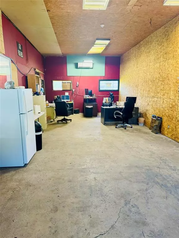 Van, TX 75790,300 Aspen