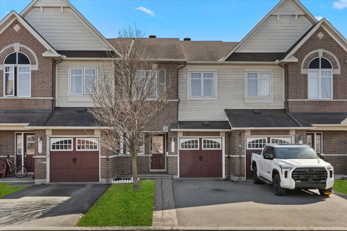 Barrhaven, ON K2J 3T7,217 Garrity CRES