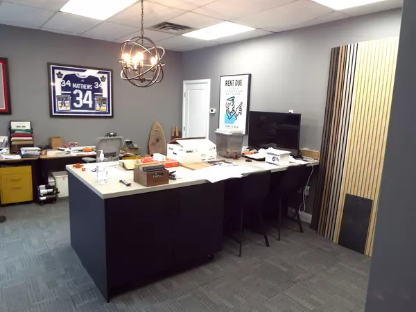 Whitby, ON L1N 9A5,1621 Mcewen DR #47