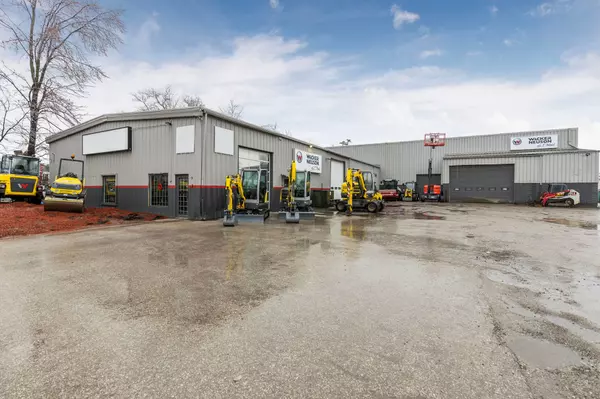 9 Ferndale DR N, Barrie, ON L4N 9V3