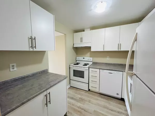 London, ON N5V 2A2,626 First ST #404
