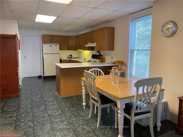 Kincardine, ON N2Z 2X9,247 Broadway ST