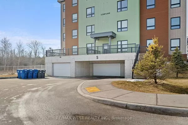 Barrie, ON L9J 0J8,5 CHEF LN #113
