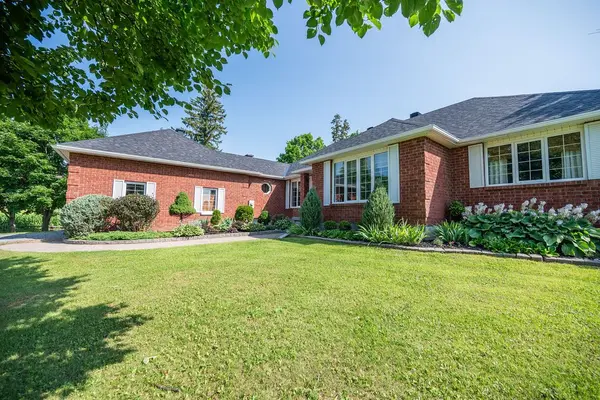 Whitewater Region, ON K0J 1K0,20118 HWY 17 HWY