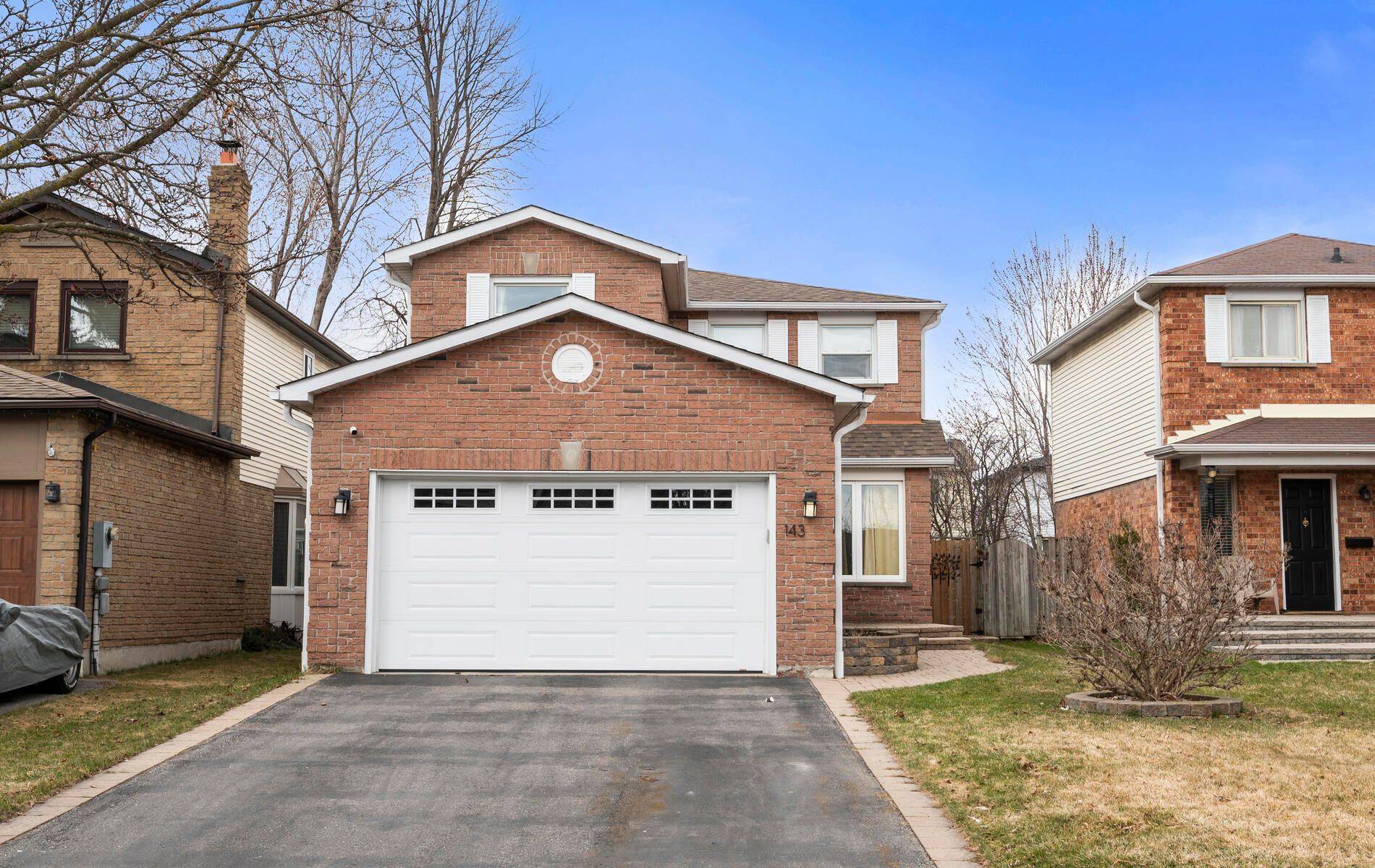 143 Angus DR W,  Ajax,  ON L1S 5G8