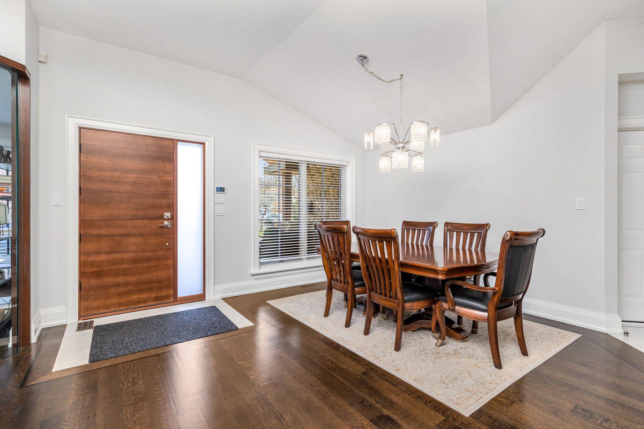 Mississauga, ON L4Y 3S9,3602 Logmoss CRES