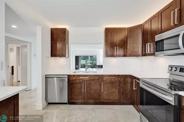 Tamarac, FL 33321,8750 Azalea Ct #103