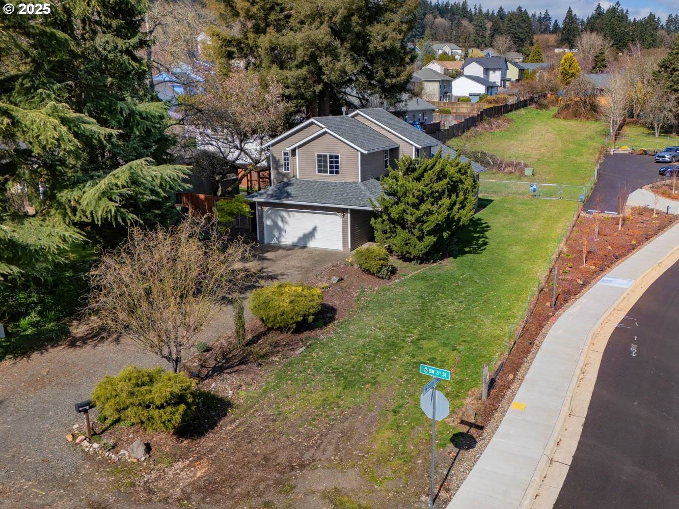 Dundee, OR 97115,400 SW 3RD ST