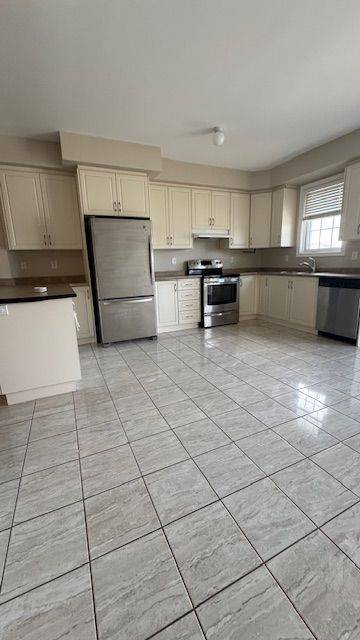 Brampton, ON L6P 4B2,38 Sea Drifter CRES N