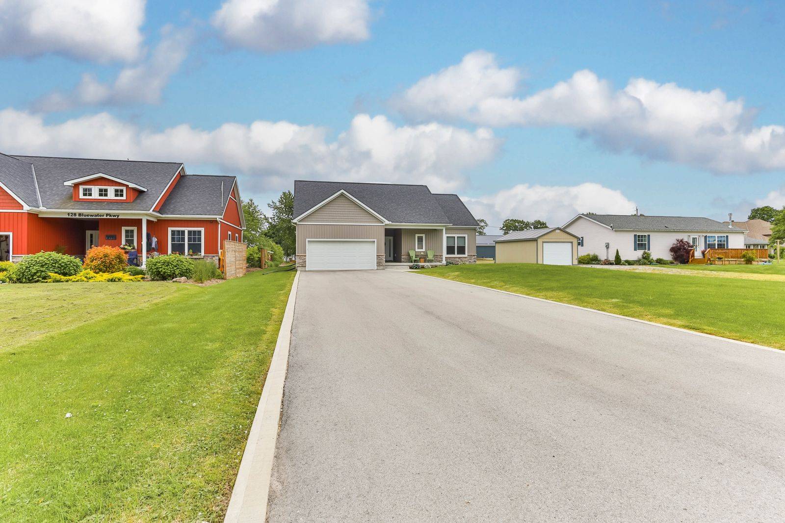 126 Bluewater Pkwy, Haldimand, ON N0A 1P0