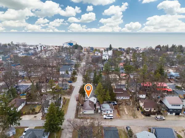 Lambton Shores, ON N0M 1T0,17 WARWICK AVE