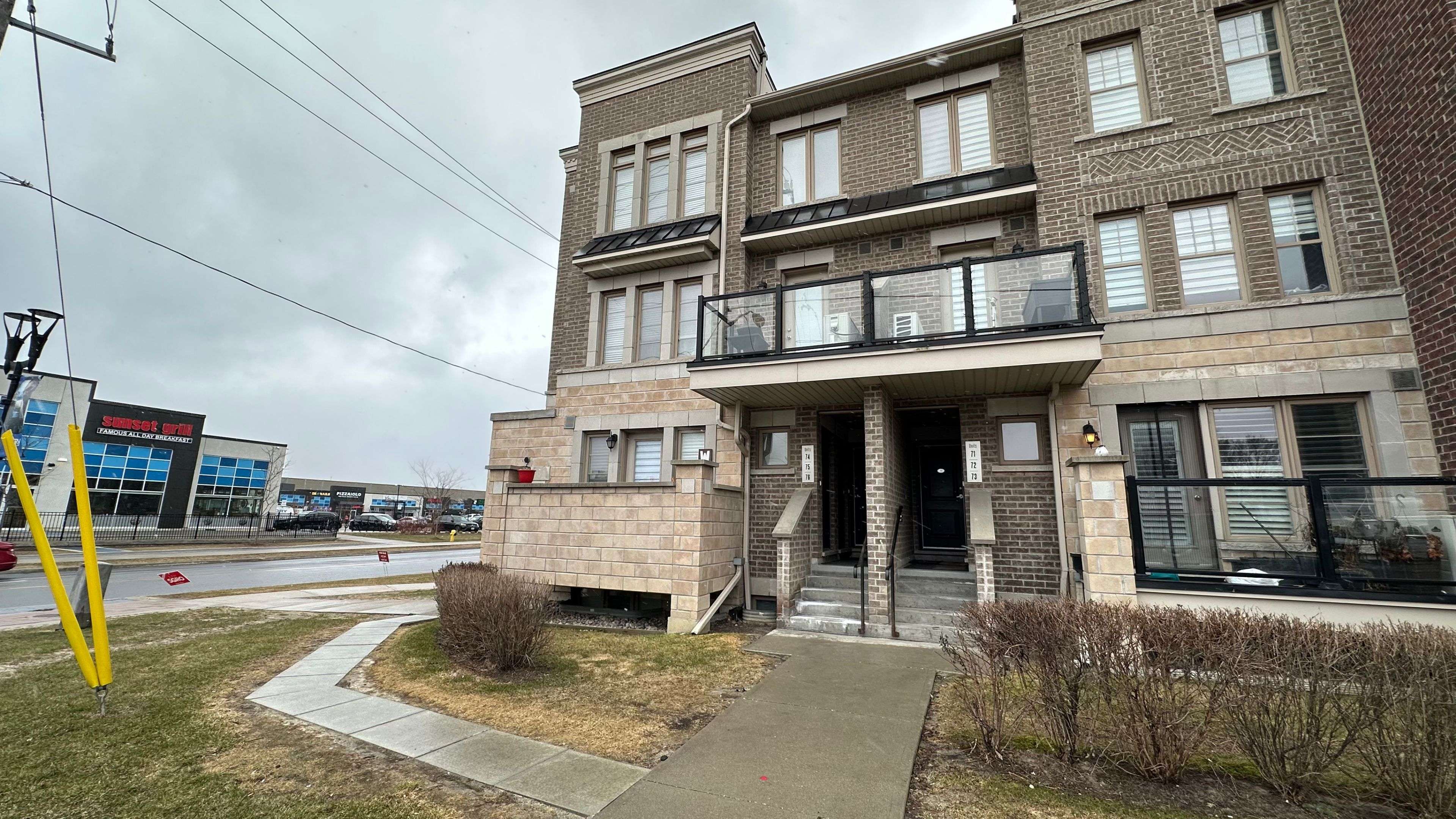 2315 Sheppard AVE W #73, Toronto W05, ON M9M 0E8