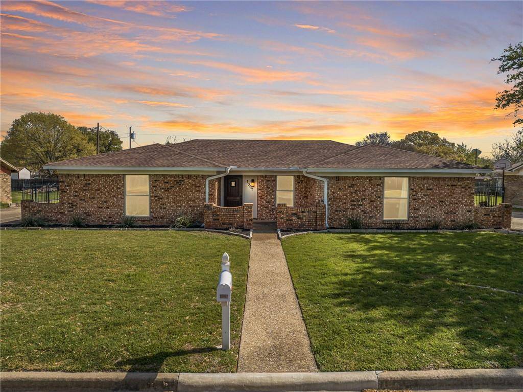 136 Crockett Lane, Hewitt, TX 76643