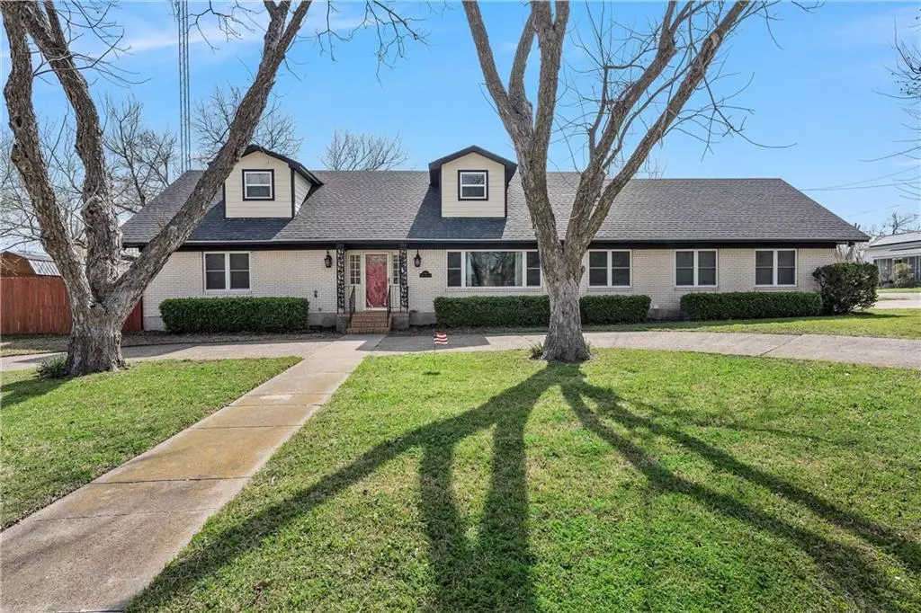 West, TX 76691,509 W Highland Street