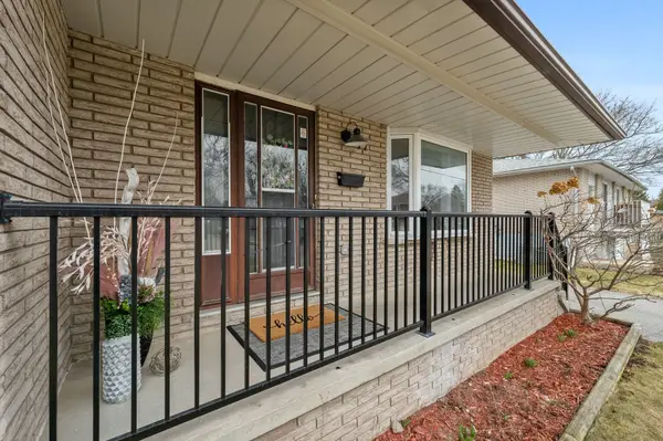 Clarington, ON L1C 3M7,17 Lawrence CRES