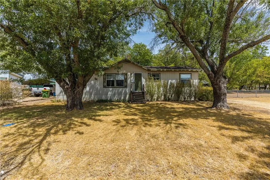 817 Mosley Drive, Bellmead, TX 76705