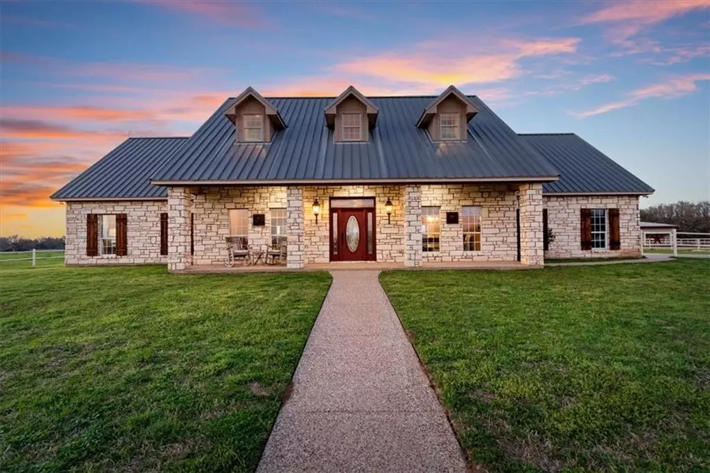 Axtell, TX 76624,10549 E Hwy 84