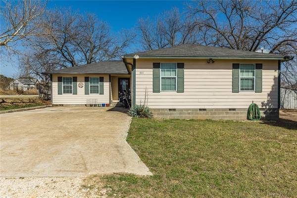 502 Hamilton Street,  Cranfills Gap,  TX 76637