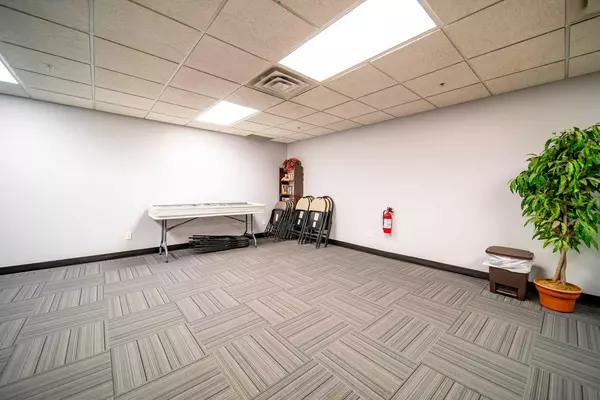 Wainwright, AB T9W 0A3,2609 11 AVE #202
